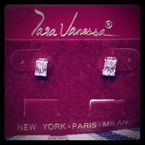 🆕️Tara Vanessa square cut CZ pierced earrings